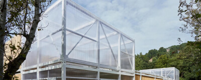 Чи підходить полікарбонат для модульних будівель? Гнучкість та швидкість монтажу