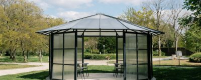 Полікарбонат для садових конструкцій: альтанки, тераси, навіси