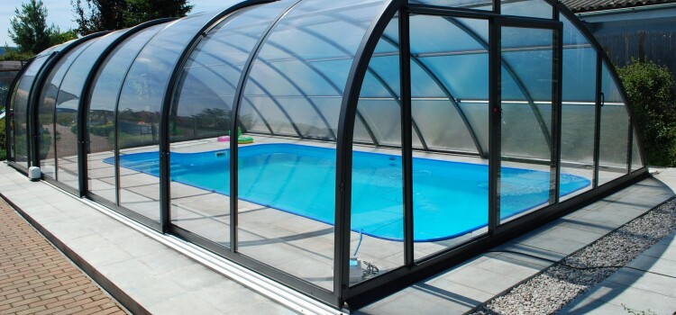 Використання полікарбонату для критих басейнів та СПА-зон